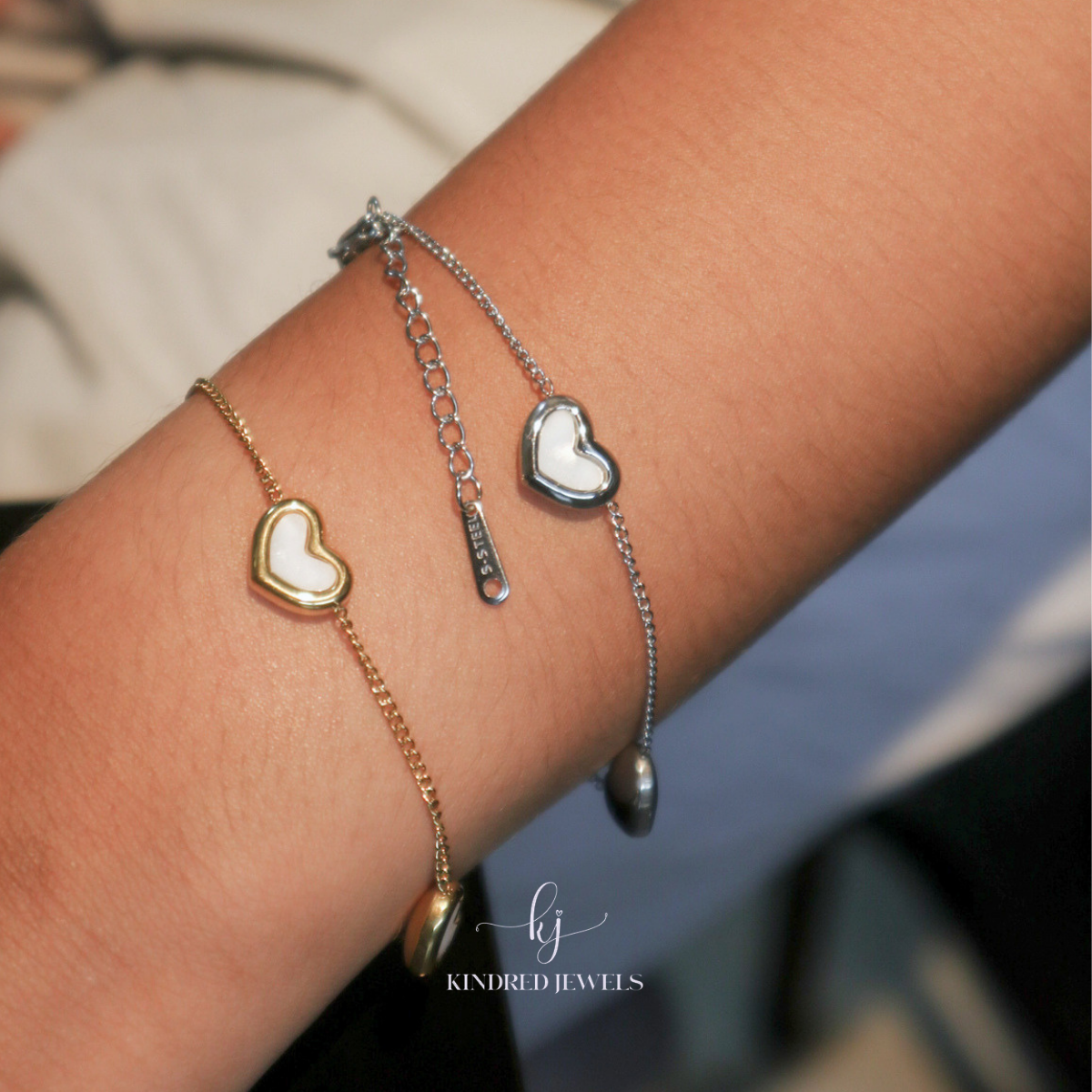 [SG] Le Petite MOP Heart Bracelet | Stainless Steel | Kindred Jewels