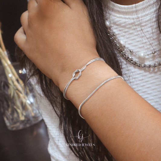 [SG] Le Petite Knot Bracelet | Stainless Steel | Kindred Jewels