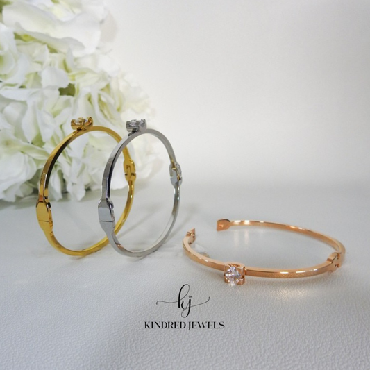 [SG] Cinta Solitaire Bangle | Kindred Jewels