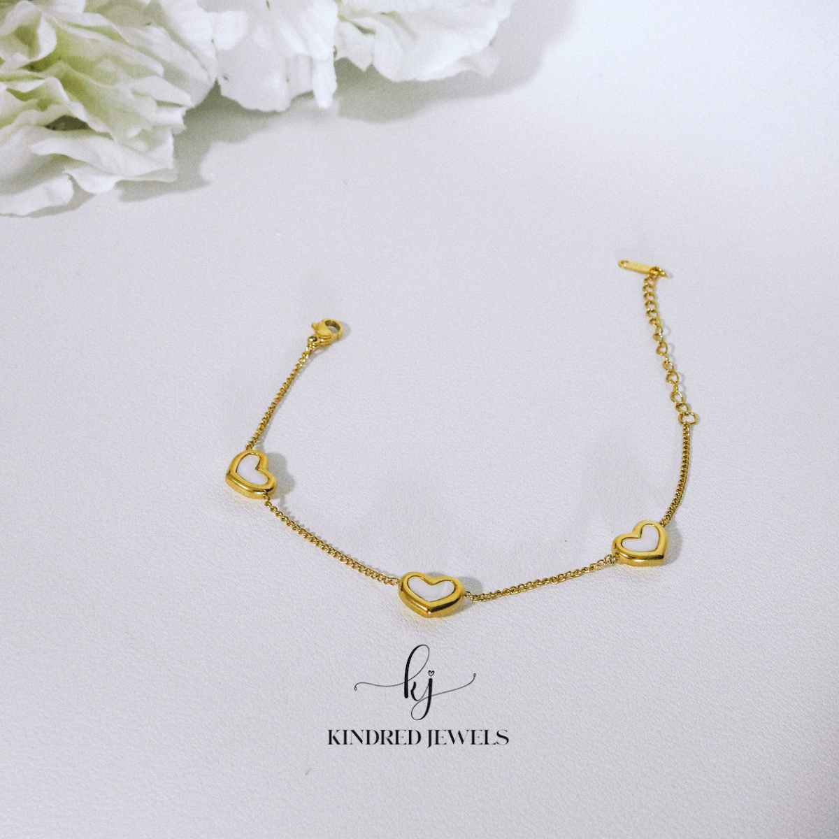 [SG] Le Petite MOP Heart Bracelet | Stainless Steel | Kindred Jewels