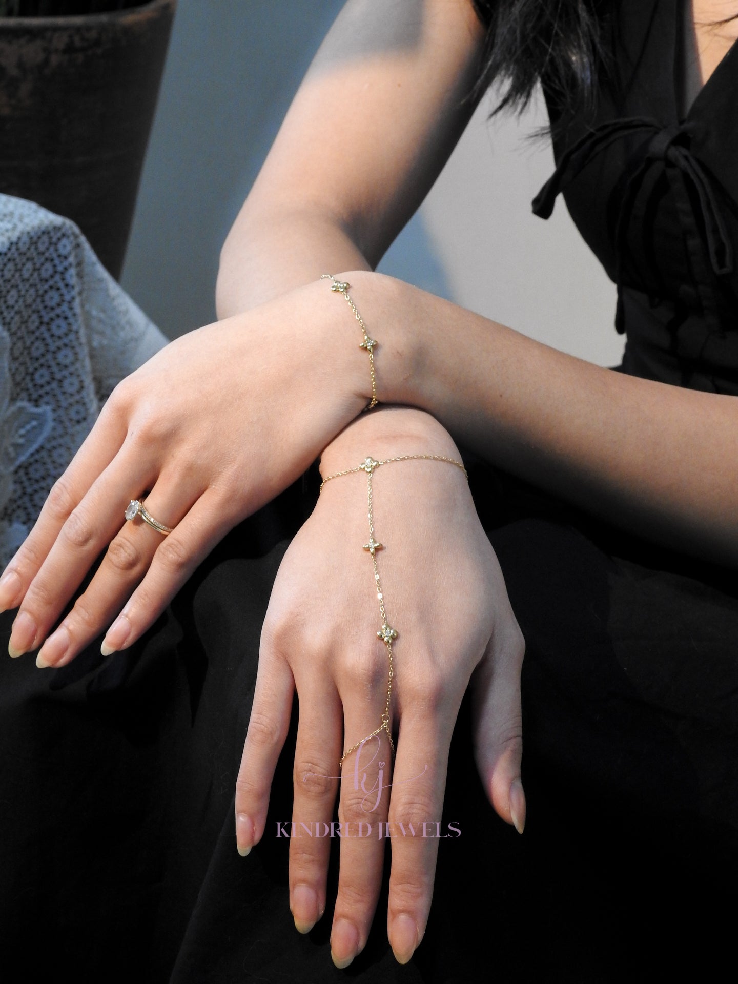 [SG] Destiny Clover Handchain | Kindred Jewels