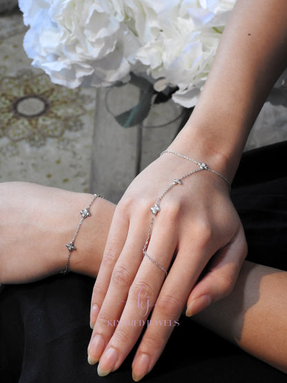 [SG] Destiny Clover Handchain | Kindred Jewels