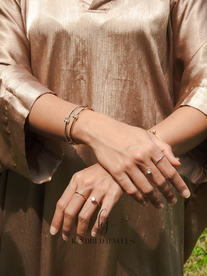 [SG] Cinta Solitaire Bangle | Kindred Jewels